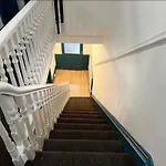 Comfortable Room In Shared Sheffield Detached House - Room 2