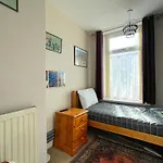 Sheffield\'S 3Br Retreat