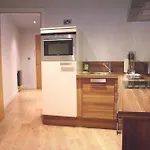 Homely Serviced Apartments - Blonk St