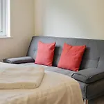 Guests Rated Exceptional 3 Bed House, Homely Comforts , Close To Amenities And Centre