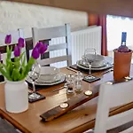 1 Bed In Bradfield Dale Pk417