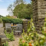 1 Bed In Bradfield Dale Pk417