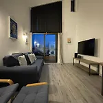 Penthouse Apartment W/ Parking