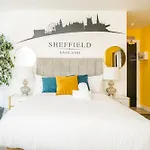 Priestley House Apartment - City Retreat