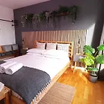 Spacious Private Flat In Sheffield City Centre