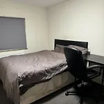 Room With Bathroom Next To Sheffield Cathedral City Centre