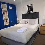 The Cosy Corner 2 Bedroom Flat
