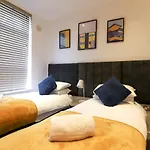 New- Modern 2Br Apt Wifi Sleep5 City Centre