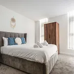 Contemporary 1 Bedroom Apartment In Central Sheffield