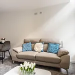 Contemporary 1 Bedroom Apartment In Central Sheffield
