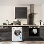 Contemporary 1 Bedroom Apartment In Central Sheffield