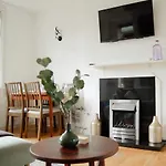 Entire Home In Sheffield
