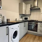 Three Bedroom House By Brookland Stays Serviced Accommodation Short Lets Sheffield With Free Wifi