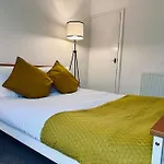Three Bedroom House By Brookland Stays Serviced Accommodation Short Lets Sheffield With Free Wifi