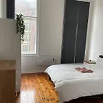 Spacious Flat For 6 City Center Gs305