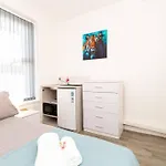 Suite 1 - Stylish Room In A Shared House