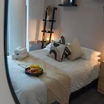Elegant City Centre Penthouse- Work & Relaxation
