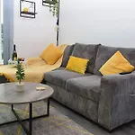 Elegant City Centre Penthouse- Work & Relaxation