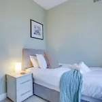 New Spacious Comfort Ideal 3Bedroom Hideaway