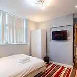 Ebenezer Street Retreat - Spacious 4 Bedroom House