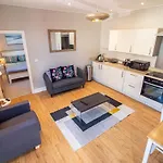 Cozy Urban Retreat In Sheffield