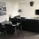 Modern 2Br With Balcony Flat In Langset Road