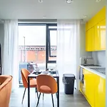 Sheffield City Escape - Modern Apartment