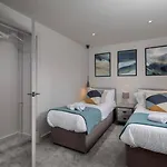Prime Location, Modern 2Br House