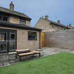 Prime Location, Modern 2Br House