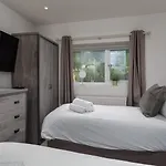Prime Location, Modern 2Br House