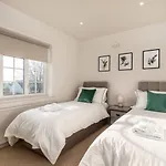 Cosy, Exclusive Sheffield House Near Peak District