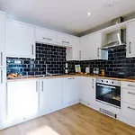 Stunning 2Bedroom 2Bathroom Apt With Parking Space