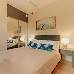 Chic & Cheerful 1Bedroom In Historic Building