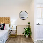 Perfectly Located Apartment - Sheffield City