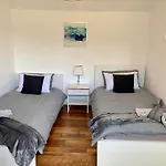 Urba Luxury 3 Bed Stays Sheffield Central