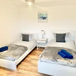 Urba Luxury 3 Bed Stays Sheffield Central