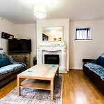 Suite 3 - Chic Room In Sheffield Sociable Home