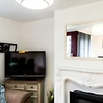 Suite 3 - Chic Room In Sheffield Sociable Home