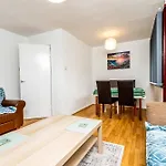 Suite 1 - Sleek Room In The Heart Of Sheffield