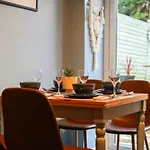 Large 3 Bed Home, Wisewood, Free Parking, Great For Groups - Hosted By Stay Host Save