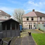 Large 3 Bed Home, Wisewood, Free Parking, Great For Groups - Hosted By Stay Host Save