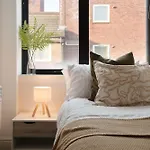 Cosy One Bedroom Apartment In Sheffield By Eason Stays Ideal For Working Professionals, Hospital Workers And Placements, With Free Parking!