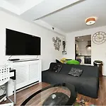 Igloo Viewpoint City Centre Stay & Free Parking