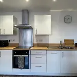 2 Bed Urban Retreat In Sheffield