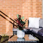 High-Spec Penthouse Central Free Parking Space