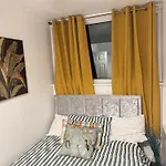Luxury Room In Sheffield City Road