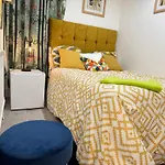Luxury Room In Sheffield City Road