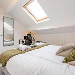 Contemporary Comfort - Apartment Sheffield - Free Parking & Fast Wifi