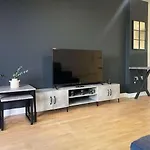 Homely Apartment, Balcony, Free Parking