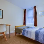 * Spacious 5Br Collegiate Crescent * Group Stay *